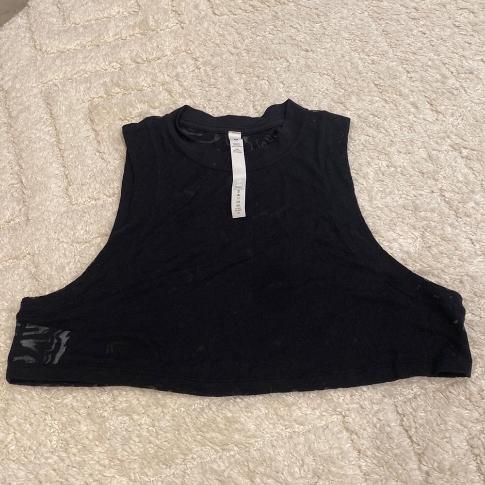 Lululemon crop top